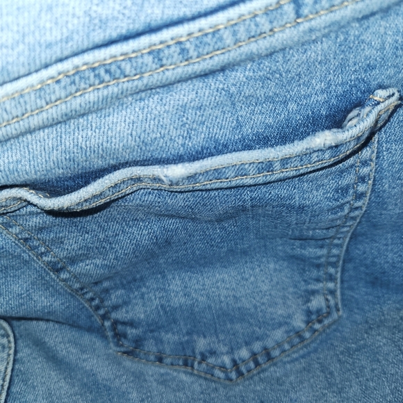 Free People Cropped Raw/Fray Hem Jeans Size 27 High Rise Distressed With Stretch - Picture 7 of 14